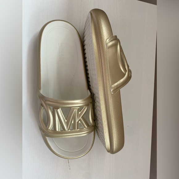 Michael Kors Splash Slide EVA Sandals. Gold - Picture 7 of 8